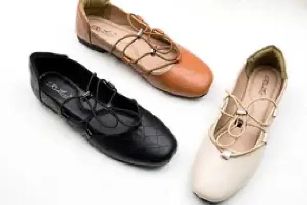Sepatu Flatshoes Wanita Modern dengan Tali Ganda